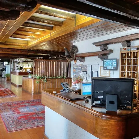 Otel El Rustego 4*